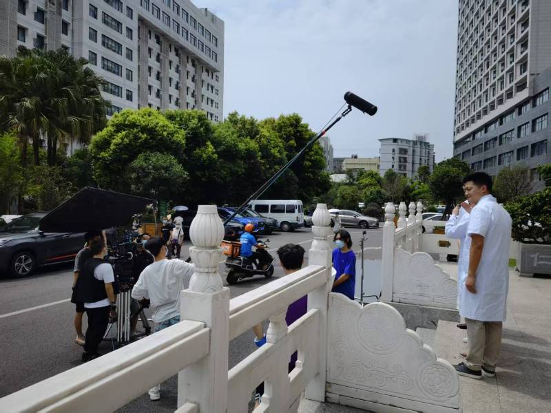 王益区广告片拍摄公司低成本实现高规格制作的诀窍